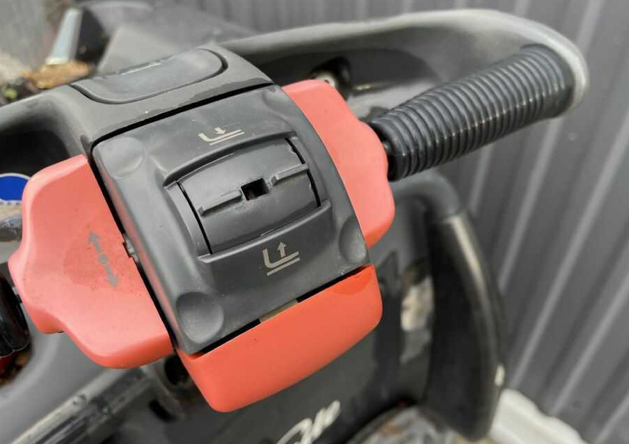 Apilador Linde L12AP: foto 6 Apilador Linde L12AP: foto 6