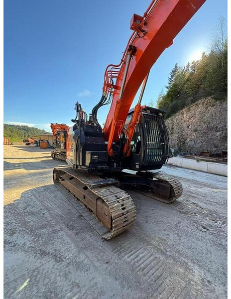 Hitachi ZX225USLC-6 - Excavadora de cadenas: foto 5 Hitachi ZX225USLC-6 - Excavadora de cadenas: foto 5