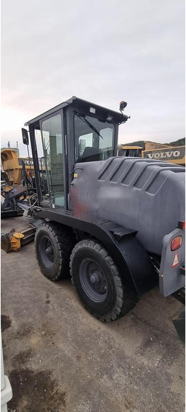 New Holland F 106.6 - Grader: foto 5 New Holland F 106.6 - Grader: foto 5