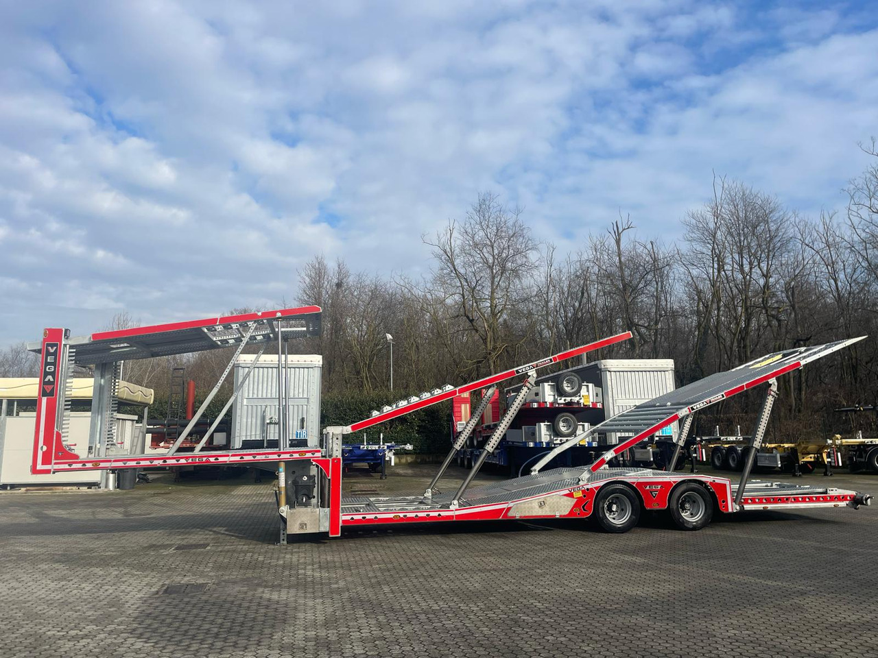 Vega Trailer 2 Axle Jeep Transporter (Vehicles) - Semirremolque portavehículos: foto 1 Vega Trailer 2 Axle Jeep Transporter (Vehicles) - Semirremolque portavehículos: foto 1