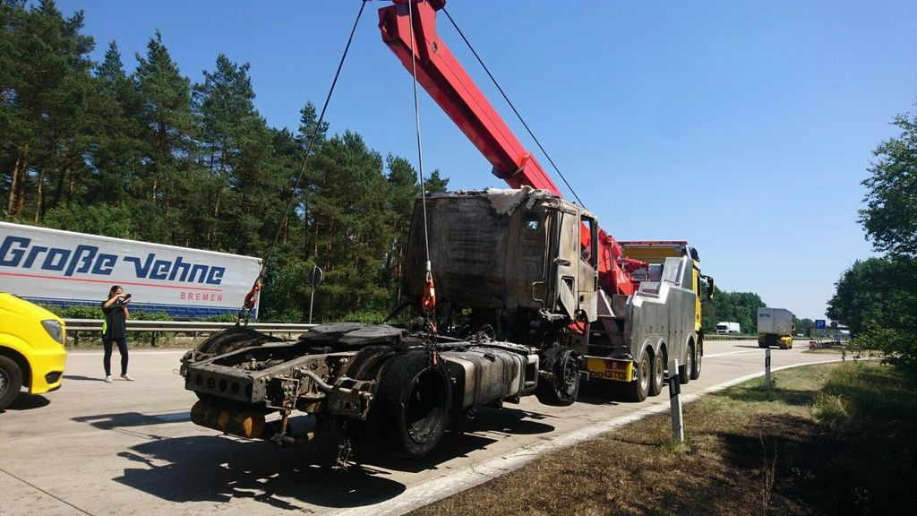 Mercedes-Benz Arocs 8x8 4153 G&G Wrecker Mercedes-Benz Arocs 8x8 4153 G&G Wrecker - Grua de remolque autos: foto 4 Mercedes-Benz Arocs 8x8 4153 G&G Wrecker Mercedes-Benz Arocs 8x8 4153 G&G Wrecker - Grua de remolque autos: foto 4