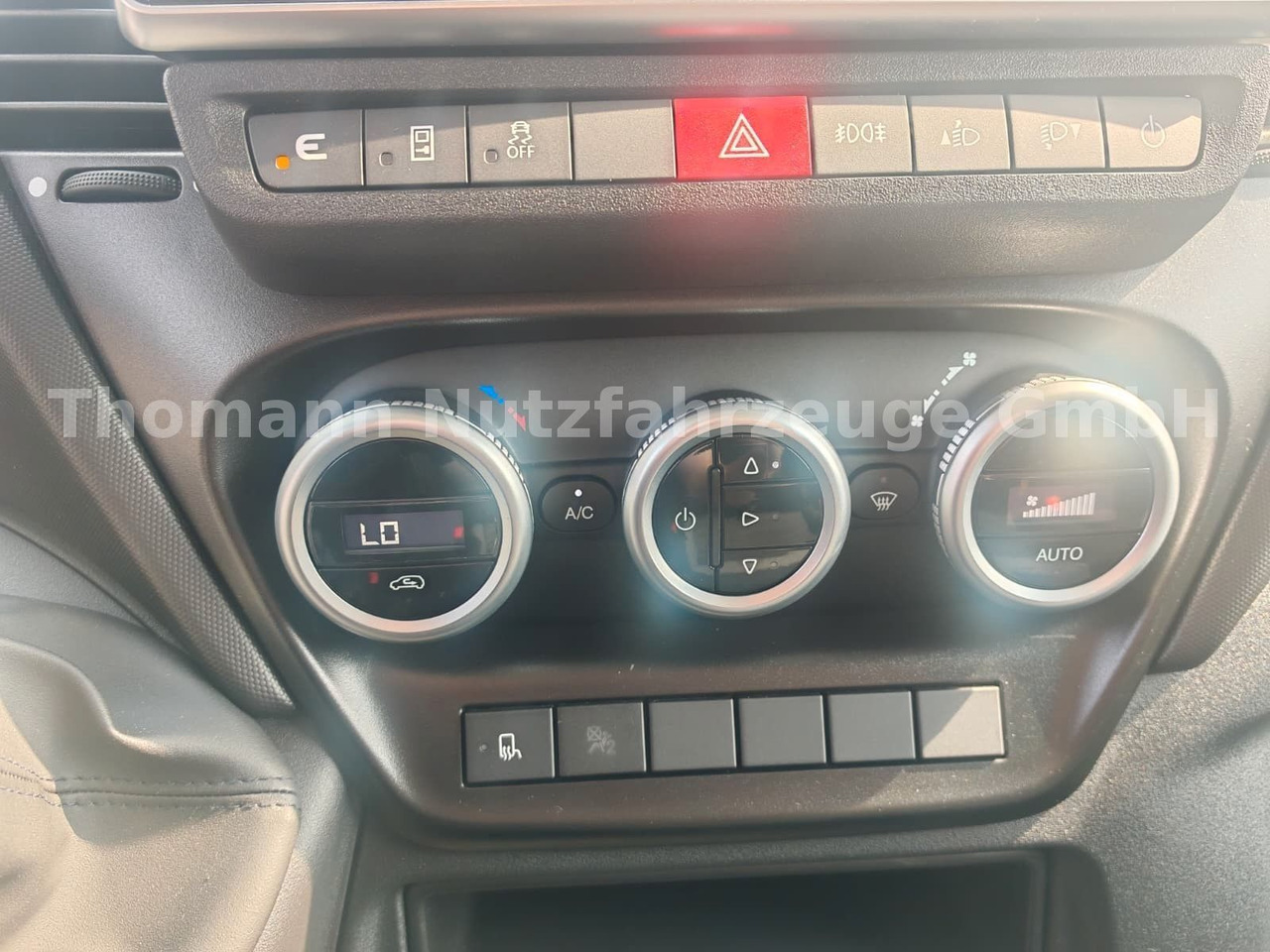 Furgoneta caja cerrada Iveco Daily 35S18 Koffer + LBW Navi/ACC Tempomat: foto 12 Furgoneta caja cerrada Iveco Daily 35S18 Koffer + LBW Navi/ACC Tempomat: foto 12