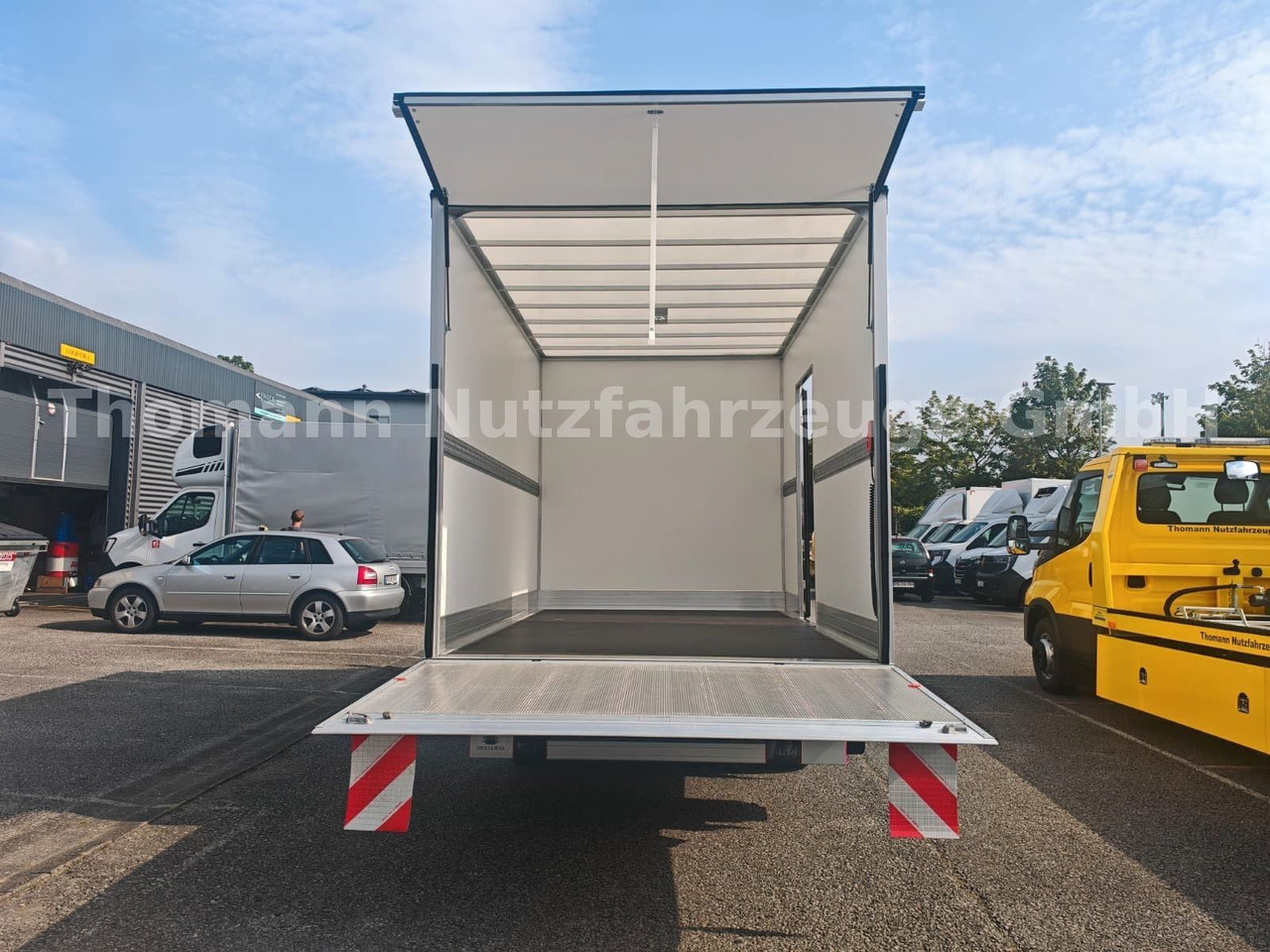Furgoneta caja cerrada Iveco Daily 35S18 Koffer + LBW Navi/ACC Tempomat: foto 17 Furgoneta caja cerrada Iveco Daily 35S18 Koffer + LBW Navi/ACC Tempomat: foto 17