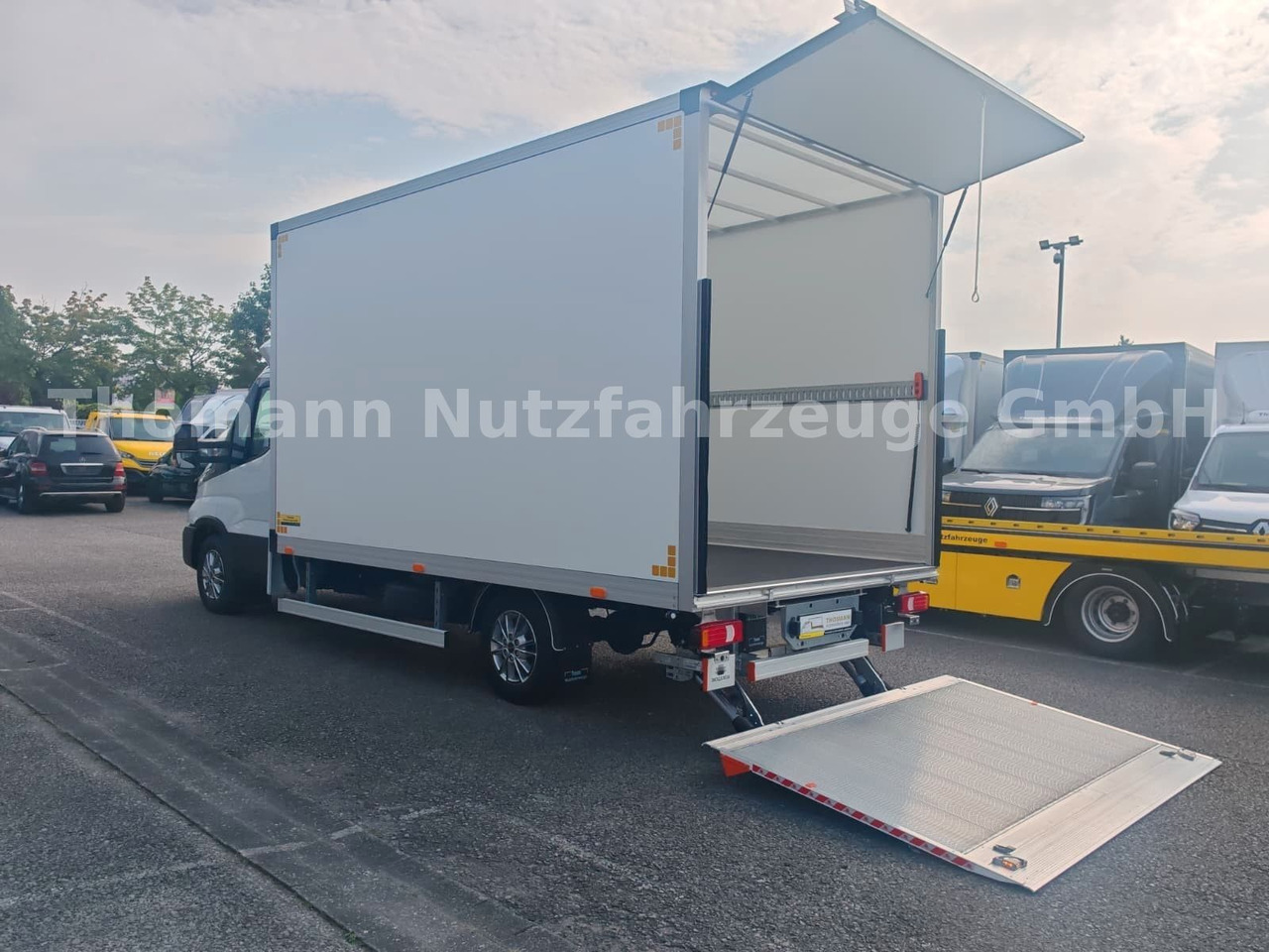 Furgoneta caja cerrada Iveco Daily 35S18 Koffer + LBW Navi/ACC Tempomat: foto 16 Furgoneta caja cerrada Iveco Daily 35S18 Koffer + LBW Navi/ACC Tempomat: foto 16