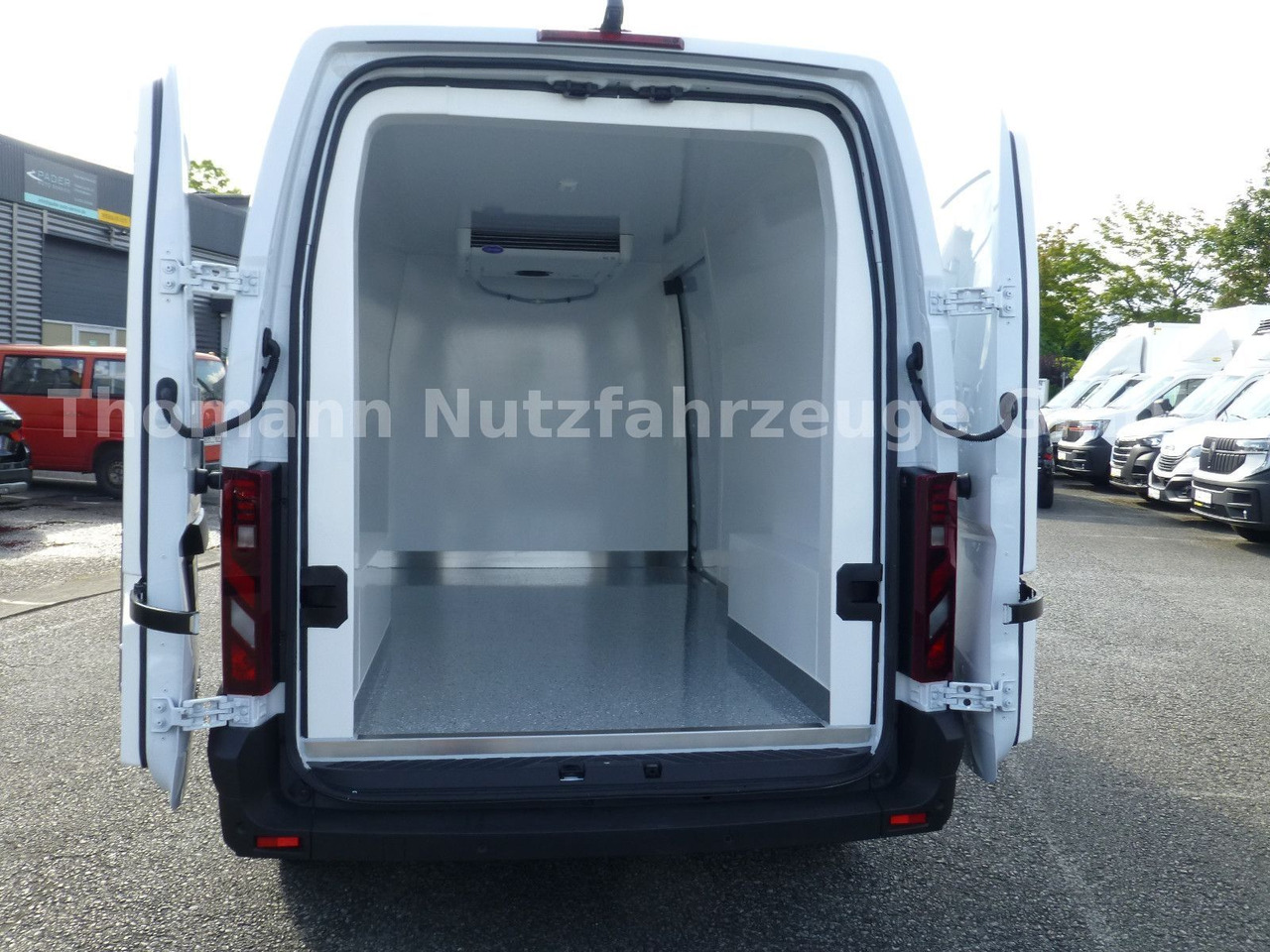 Furgoneta frigorifica Renault NEW Master Kühlkastenwagen Xarios 300 GH: foto 13