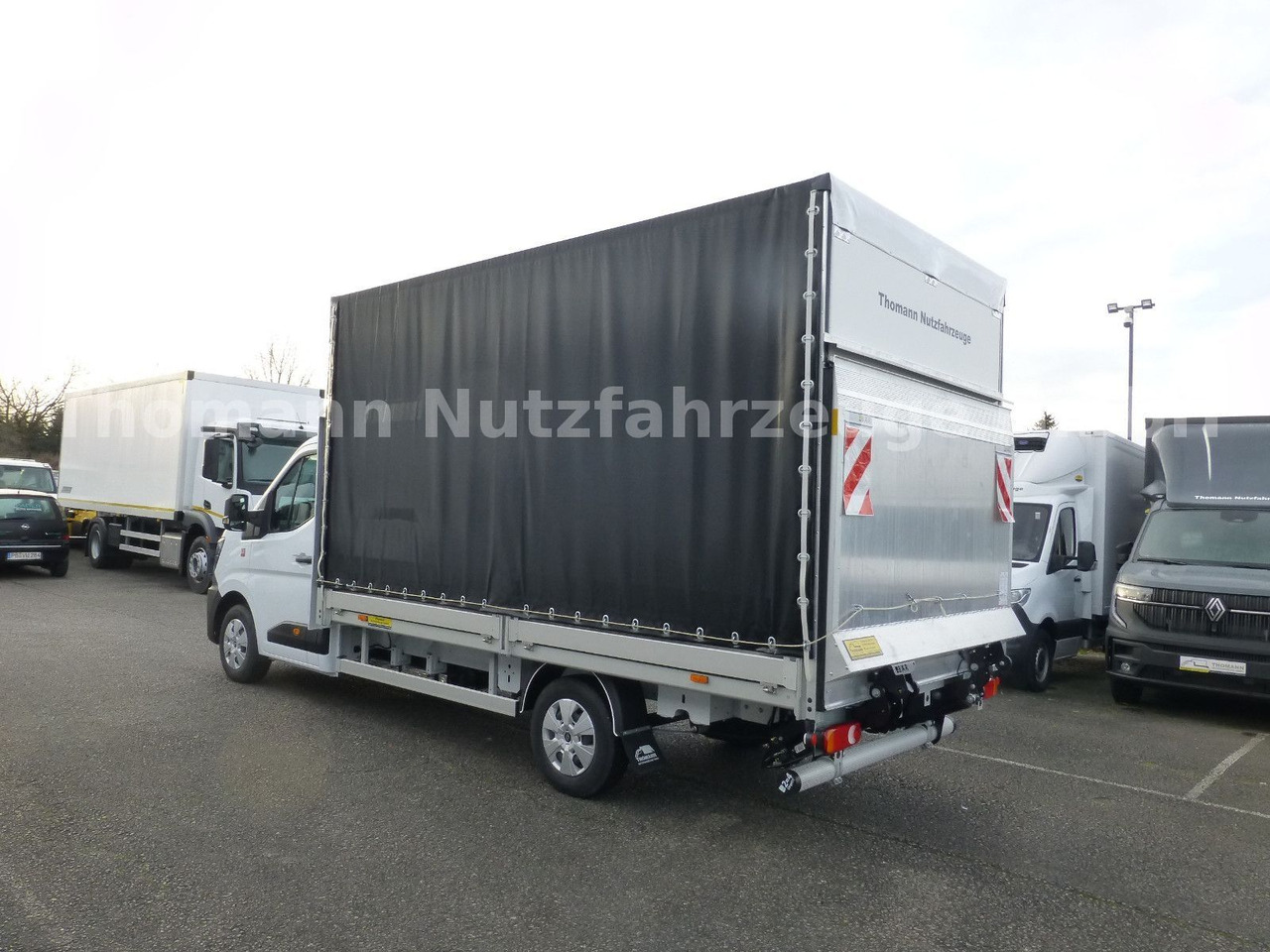 Renault NEW Master Pritsche Plane BÄR Ladebordwand - Furgoneta con lona: foto 5 Renault NEW Master Pritsche Plane BÄR Ladebordwand - Furgoneta con lona: foto 5