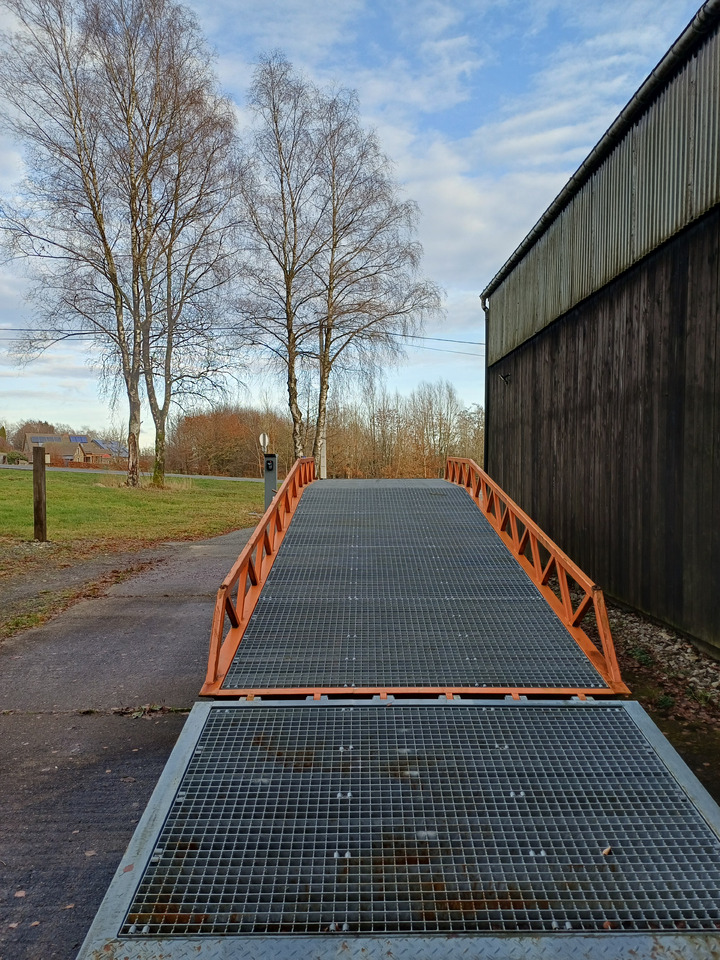 Saurus - Rampa de carga: foto 2 Saurus - Rampa de carga: foto 2