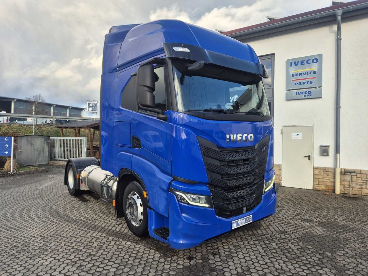 Iveco S-Way 460 NP LNG ACC Intarder Navi - Cabeza tractora: foto 1 Iveco S-Way 460 NP LNG ACC Intarder Navi - Cabeza tractora: foto 1