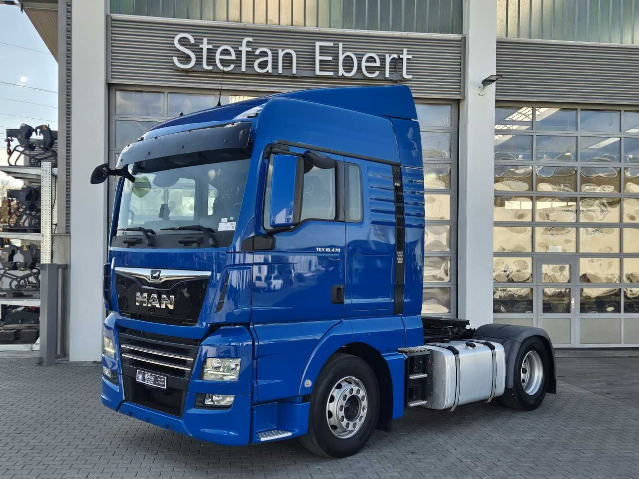 MAN TGX 18.470 4x2 LLS Fahrschule 5 Sitze Intarder - Cabeza tractora: foto 3 MAN TGX 18.470 4x2 LLS Fahrschule 5 Sitze Intarder - Cabeza tractora: foto 3