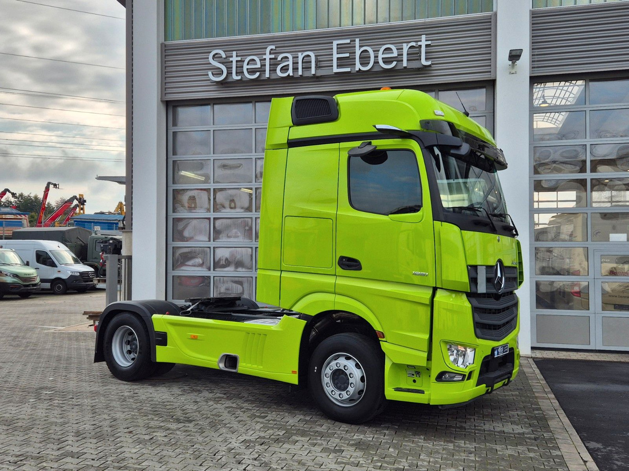 Mercedes-Benz Actros 1851 LS Öl-Retarder Standklima Mirror Big - Cabeza tractora: foto 2 Mercedes-Benz Actros 1851 LS Öl-Retarder Standklima Mirror Big - Cabeza tractora: foto 2