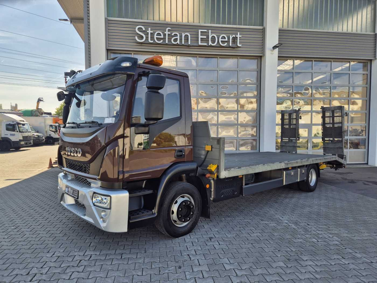 Iveco Eurocargo ML140E25/P Maschinentransporter Winde - Camión: foto 2 Iveco Eurocargo ML140E25/P Maschinentransporter Winde - Camión: foto 2