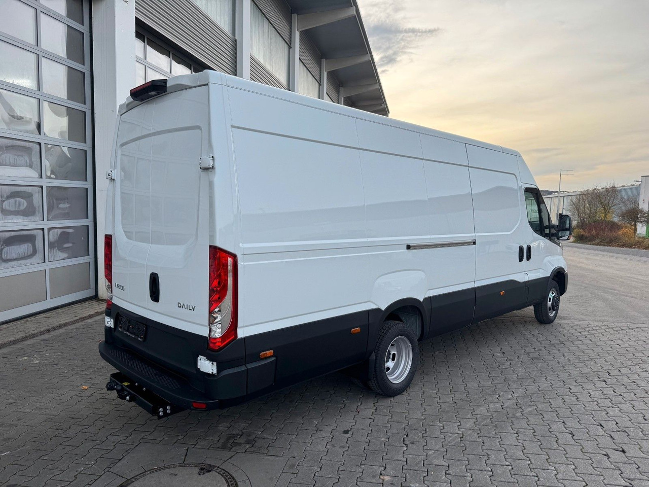 Iveco Daily 35C21 HA8 *R4.100mm*AHK*LED*Automatik* - Furgón: foto 5 Iveco Daily 35C21 HA8 *R4.100mm*AHK*LED*Automatik* - Furgón: foto 5