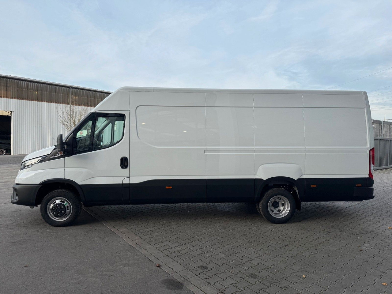 Iveco Daily 35C21 HA8 *R4.100mm*AHK*LED*Automatik* - Furgón: foto 5 Iveco Daily 35C21 HA8 *R4.100mm*AHK*LED*Automatik* - Furgón: foto 5