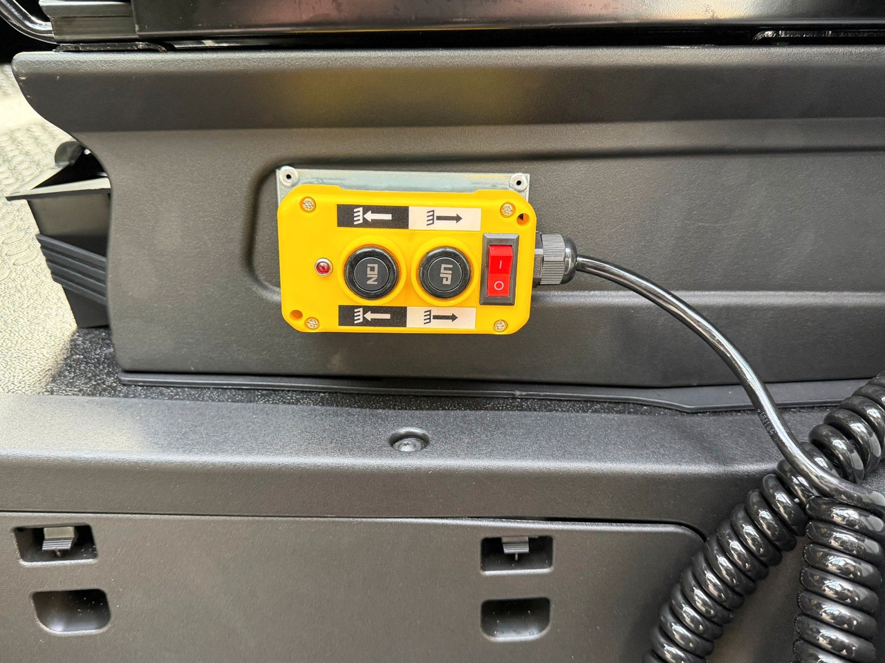 Furgoneta basculante Iveco Daily 35S14 A8*R3.450mm*Automatik*Kamera*3Sitze*: foto 20 Furgoneta basculante Iveco Daily 35S14 A8*R3.450mm*Automatik*Kamera*3Sitze*: foto 20