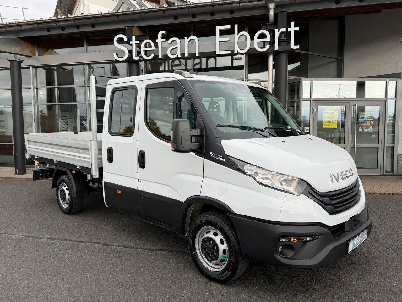 Iveco Daily 35S16 A8 *R.3450mm*Automatik*AHK*7-Sitze* - Furgoneta basculante, Furgoneta combi: foto 1 Iveco Daily 35S16 A8 *R.3450mm*Automatik*AHK*7-Sitze* - Furgoneta basculante, Furgoneta combi: foto 1