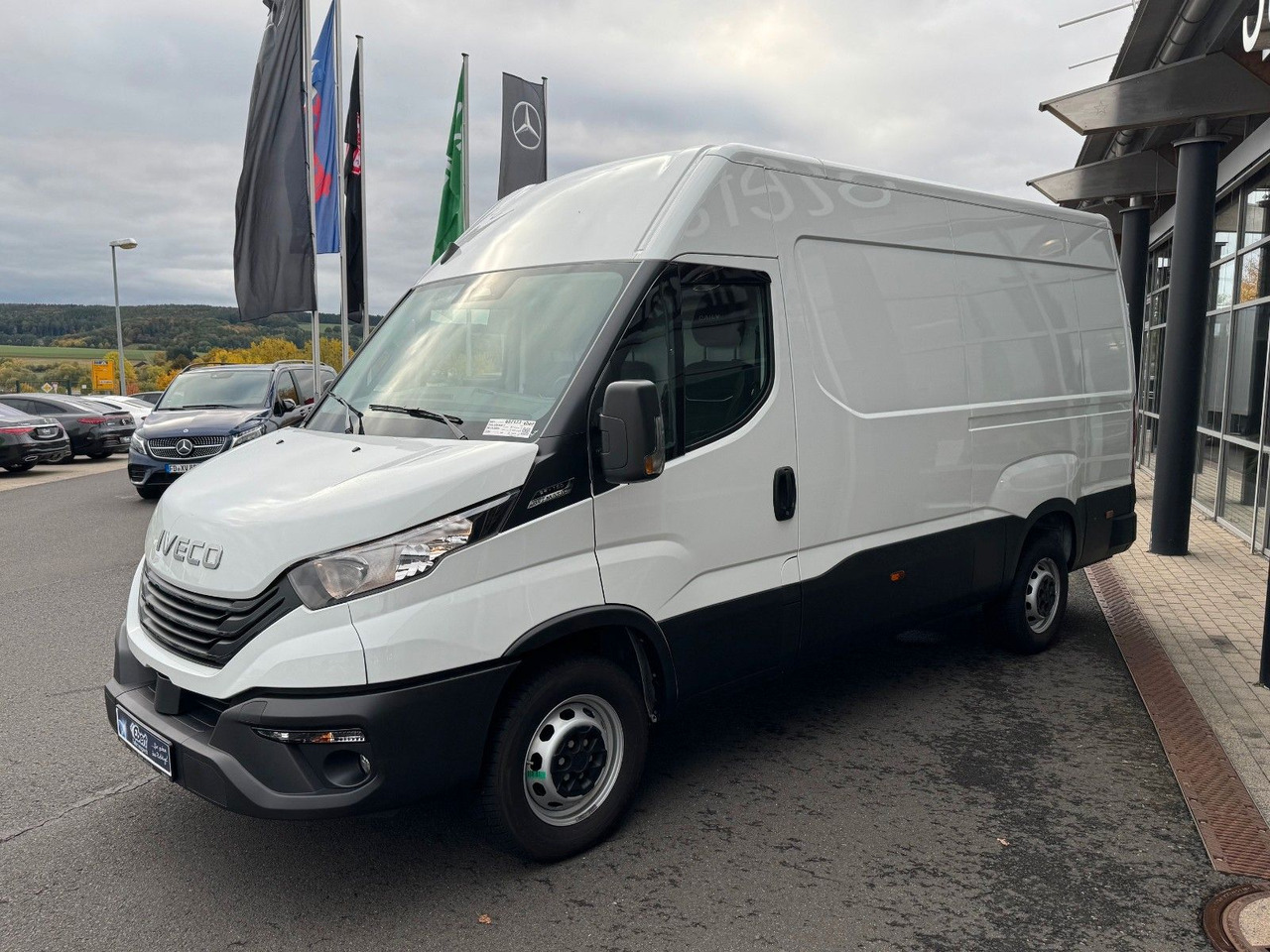 Iveco Daily 35S16 A8 *R3.520mm*Automatik*AHK*ACC* - Furgón: foto 4 Iveco Daily 35S16 A8 *R3.520mm*Automatik*AHK*ACC* - Furgón: foto 4