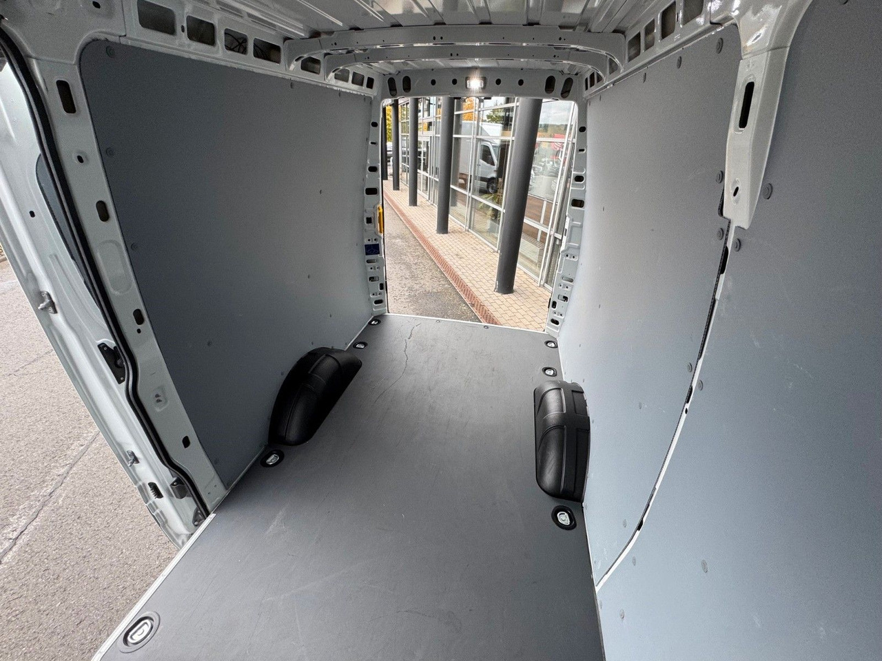 Furgón Iveco Daily 35S16 A8 *R3.520mm*Automatik*AHK*ACC*: foto 25