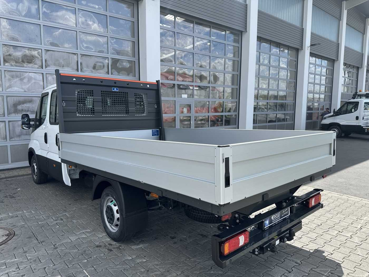 Furgoneta caja abierta Iveco Daily 35S16 H 3.0L *R3.750mm*AHK*Automatik* 2x: foto 7 Furgoneta caja abierta Iveco Daily 35S16 H 3.0L *R3.750mm*AHK*Automatik* 2x: foto 7