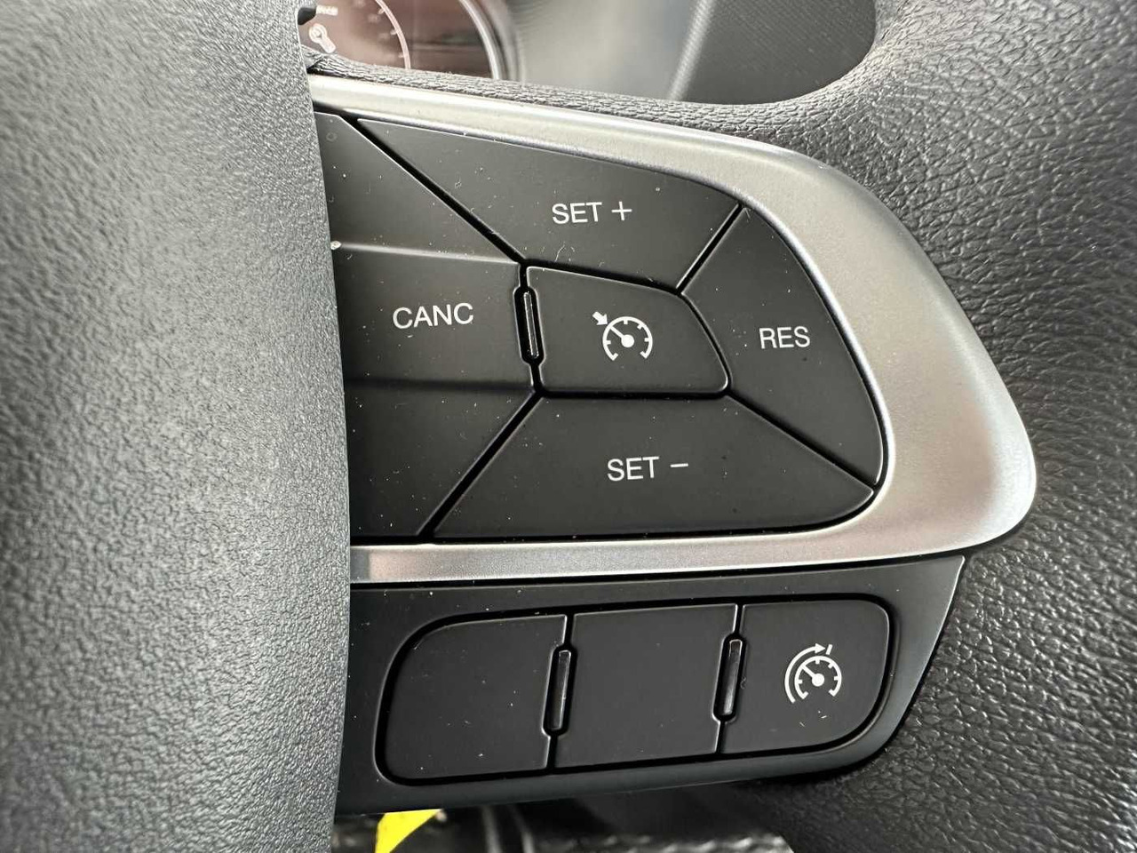 Furgoneta caja abierta Iveco Daily 35S16 H 3.0L *R3.750mm*AHK*Automatik* 2x: foto 10 Furgoneta caja abierta Iveco Daily 35S16 H 3.0L *R3.750mm*AHK*Automatik* 2x: foto 10