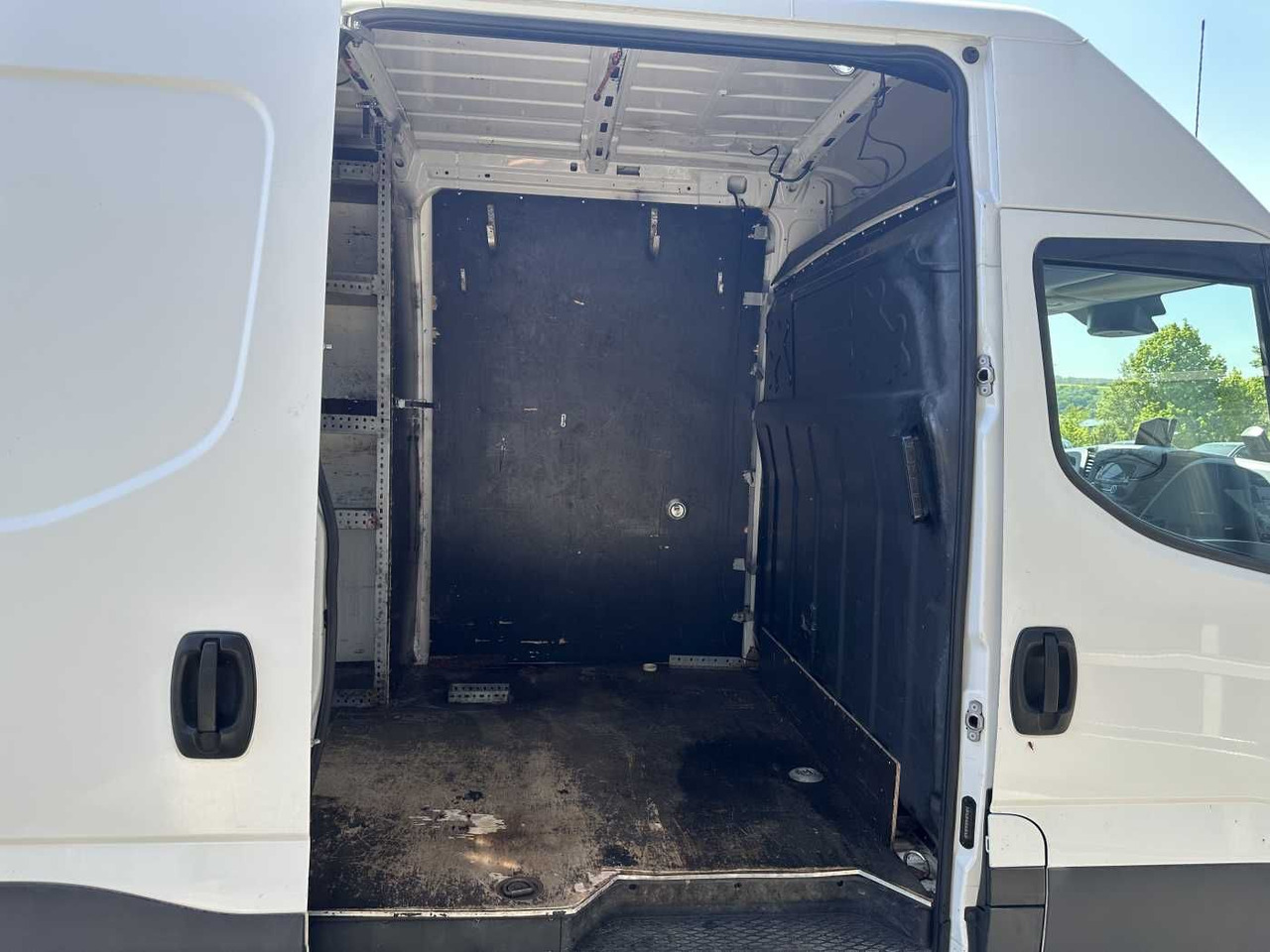 Iveco Daily 50C16 R4.100mm *AHK*Automatik*Ladekran* - Furgón: foto 5 Iveco Daily 50C16 R4.100mm *AHK*Automatik*Ladekran* - Furgón: foto 5