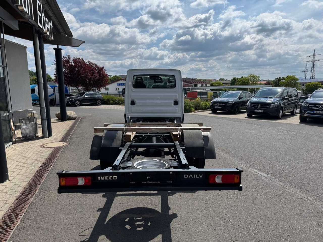 Iveco Daily 50C18 HA8 3.0L  *R4.350mm*Klima*Automatik* - Camión chasis: foto 5 Iveco Daily 50C18 HA8 3.0L  *R4.350mm*Klima*Automatik* - Camión chasis: foto 5