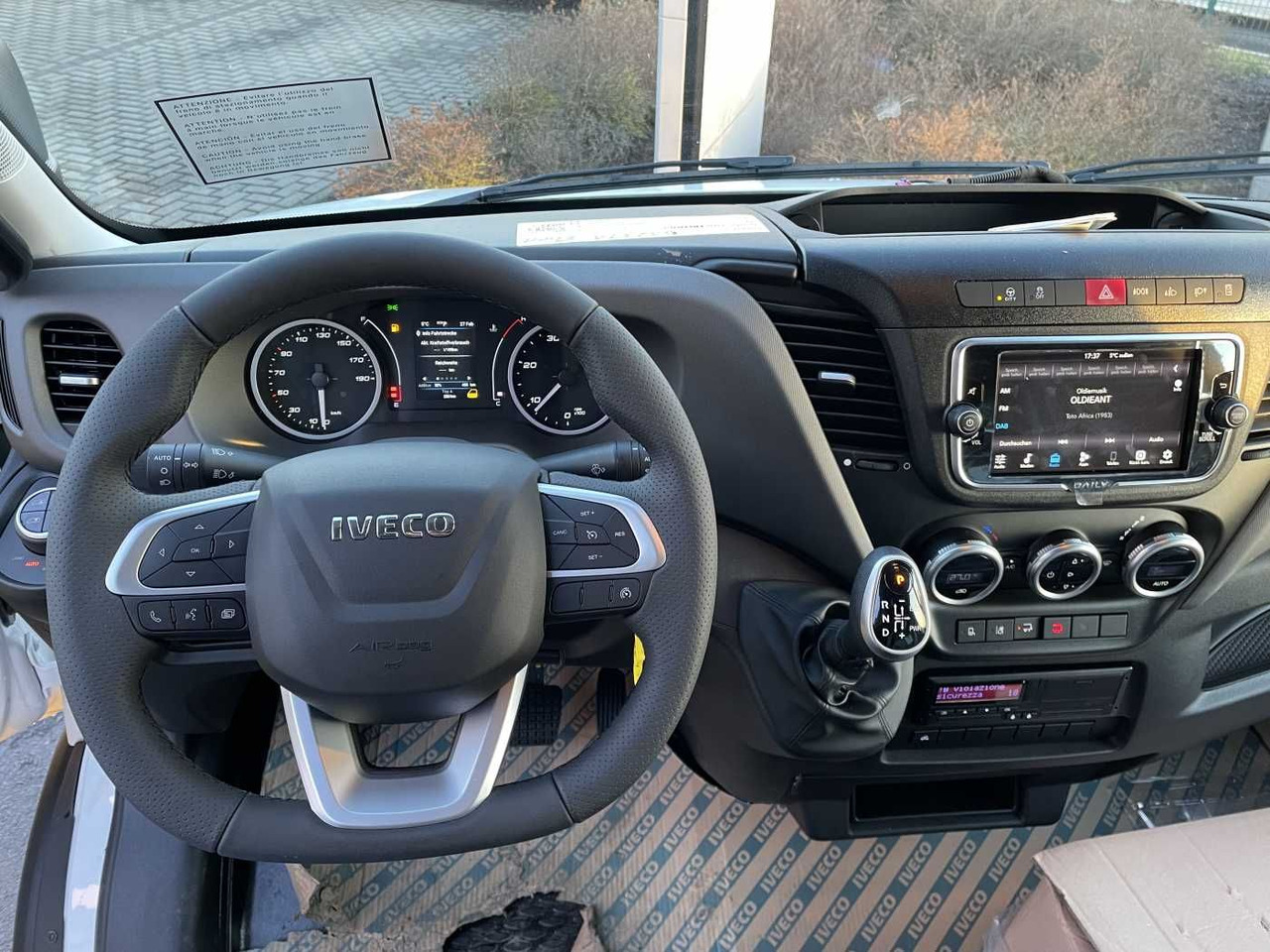 Leasing de Iveco Daily 70C18 HA8 *LBW*Schwenkwandkoffer* Iveco Daily 70C18 HA8 *LBW*Schwenkwandkoffer*: foto 12 Leasing de Iveco Daily 70C18 HA8 *LBW*Schwenkwandkoffer* Iveco Daily 70C18 HA8 *LBW*Schwenkwandkoffer*: foto 12