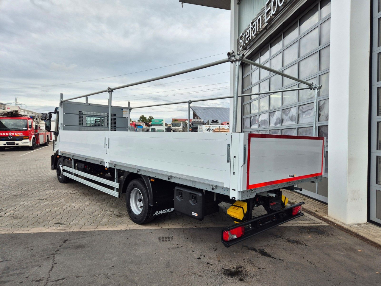 Camión caja abierta Iveco Eurocargo ML140E28/P Gerüstbau 3 Sitze AHK Klima: foto 7