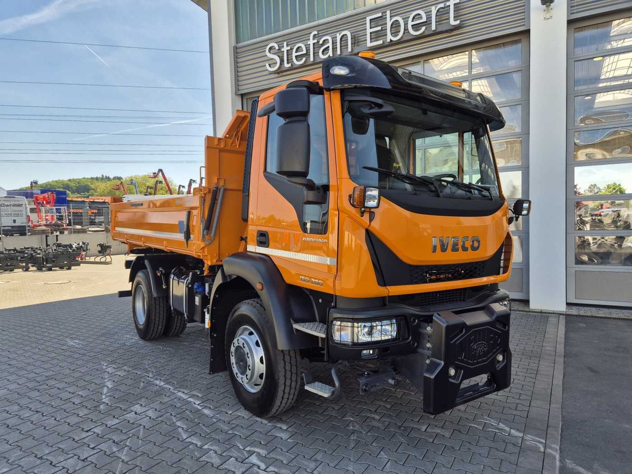 Iveco Eurocargo ML150E28W 4x4 Winterdienst Vorb. 2xAHK - Camión volquete: foto 3 Iveco Eurocargo ML150E28W 4x4 Winterdienst Vorb. 2xAHK - Camión volquete: foto 3
