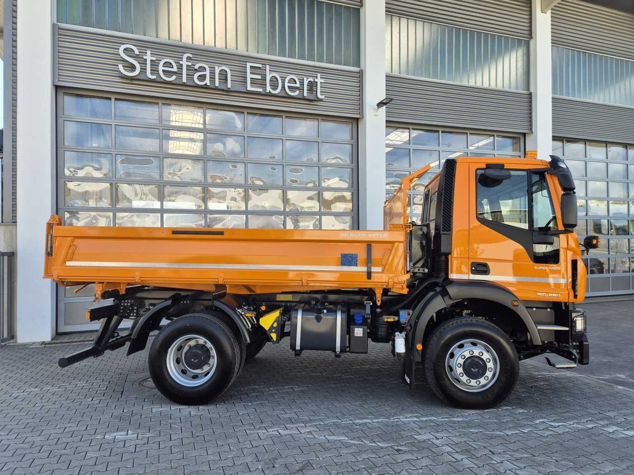 Iveco Eurocargo ML150E28W 4x4 Winterdienst Vorb. 2xAHK - Camión volquete: foto 5 Iveco Eurocargo ML150E28W 4x4 Winterdienst Vorb. 2xAHK - Camión volquete: foto 5