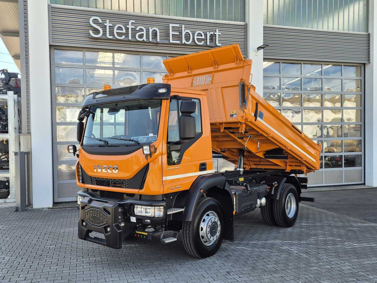 Iveco Eurocargo ML150E28W 4x4 Winterdienst Vorb. 2xAHK - Camión volquete: foto 1 Iveco Eurocargo ML150E28W 4x4 Winterdienst Vorb. 2xAHK - Camión volquete: foto 1