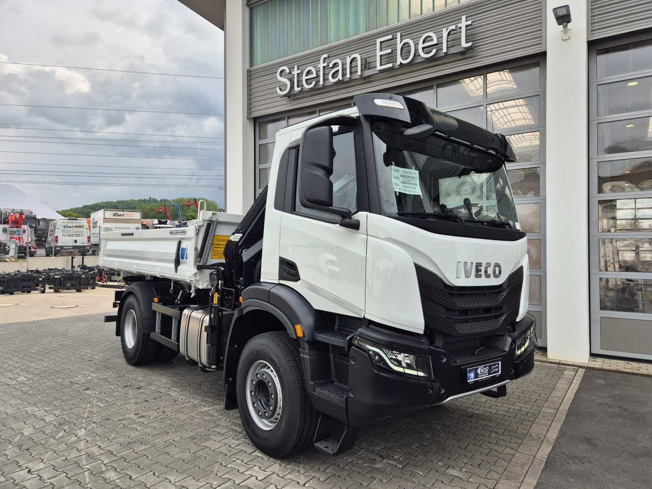 Iveco X-Way AD200X42/P HR OFF Hiab X-HIDUO 118E-3 Funk - Camión volquete, Camión grúa: foto 3 Iveco X-Way AD200X42/P HR OFF Hiab X-HIDUO 118E-3 Funk - Camión volquete, Camión grúa: foto 3