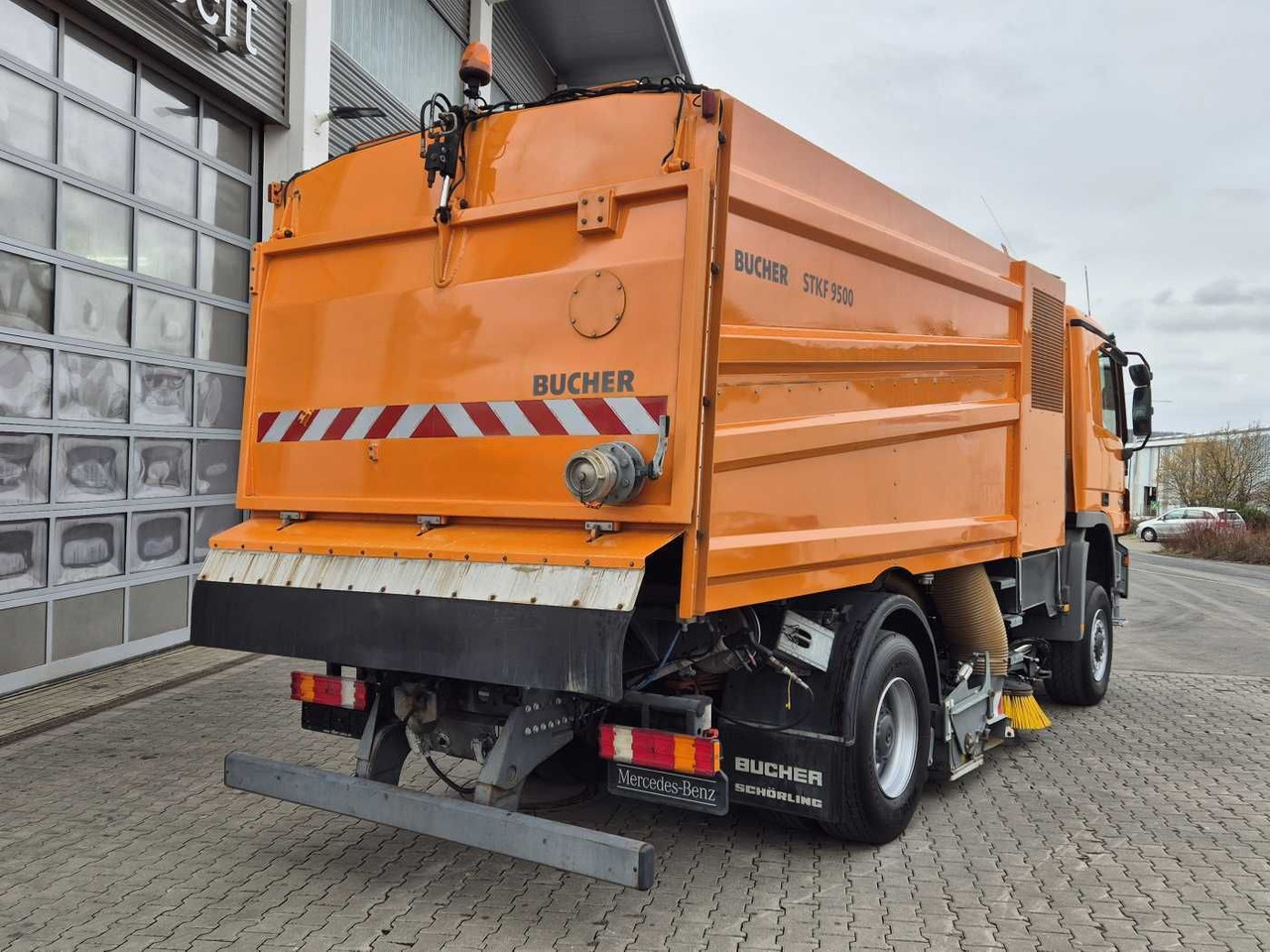 Leasing de Mercedes-Benz Actros 2032 A 4x4 Bucher STKF 9500 Airport 30x Mercedes-Benz Actros 2032 A 4x4 Bucher STKF 9500 Airport 30x: foto 9 Leasing de Mercedes-Benz Actros 2032 A 4x4 Bucher STKF 9500 Airport 30x Mercedes-Benz Actros 2032 A 4x4 Bucher STKF 9500 Airport 30x: foto 9