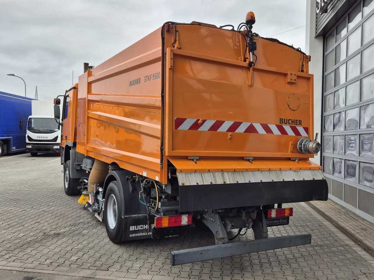 Leasing de Mercedes-Benz Actros 2032 A 4x4 Bucher STKF 9500 Airport 30x Mercedes-Benz Actros 2032 A 4x4 Bucher STKF 9500 Airport 30x: foto 7 Leasing de Mercedes-Benz Actros 2032 A 4x4 Bucher STKF 9500 Airport 30x Mercedes-Benz Actros 2032 A 4x4 Bucher STKF 9500 Airport 30x: foto 7