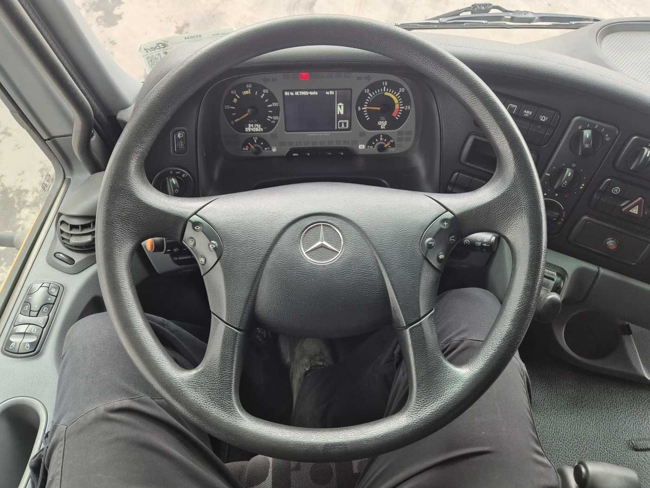 Leasing de Mercedes-Benz Actros 2032 A 4x4 Bucher STKF 9500 Airport 30x Mercedes-Benz Actros 2032 A 4x4 Bucher STKF 9500 Airport 30x: foto 12 Leasing de Mercedes-Benz Actros 2032 A 4x4 Bucher STKF 9500 Airport 30x Mercedes-Benz Actros 2032 A 4x4 Bucher STKF 9500 Airport 30x: foto 12