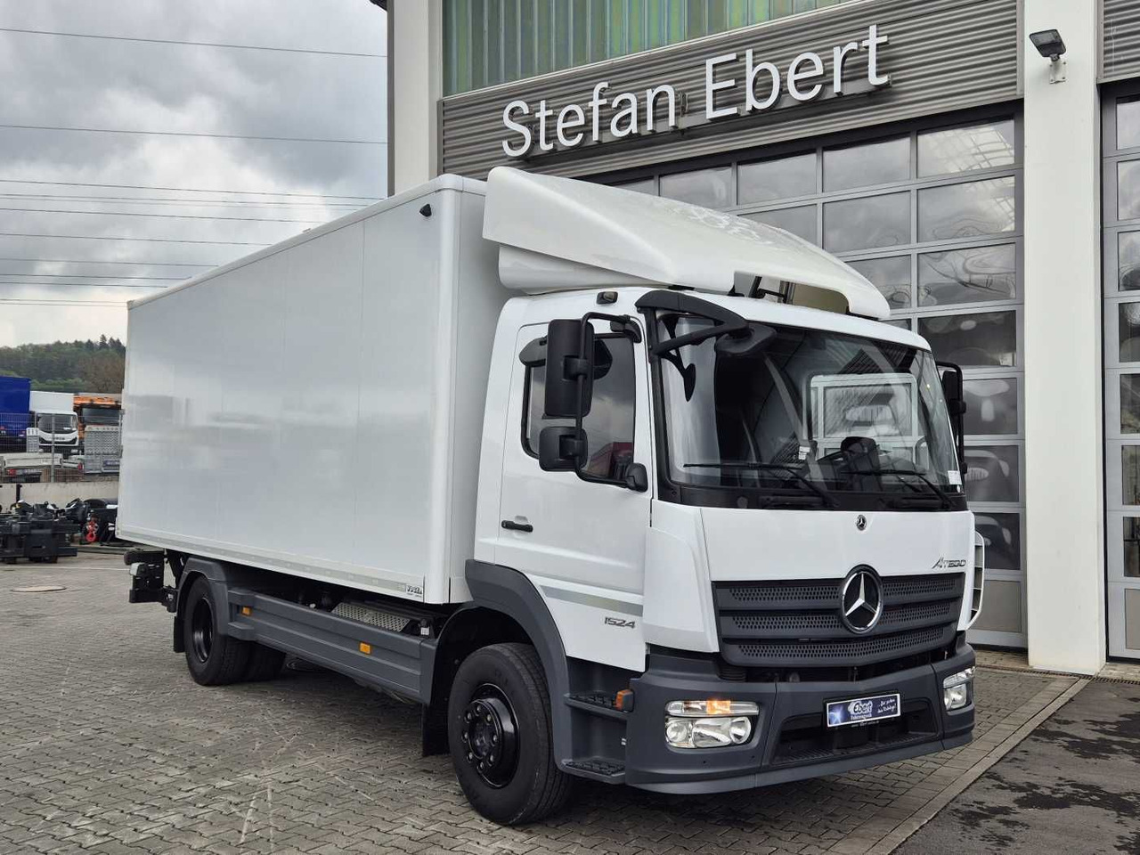 Mercedes-Benz Atego 1524 L LBW 1.500kg Klima Standheizung - Camión caja cerrada: foto 4 Mercedes-Benz Atego 1524 L LBW 1.500kg Klima Standheizung - Camión caja cerrada: foto 4