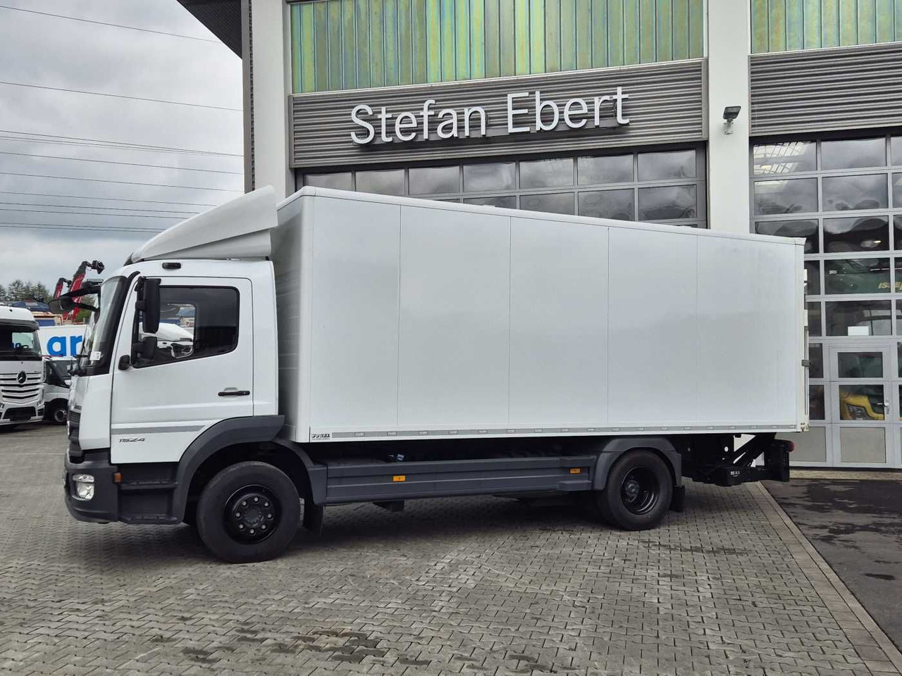 Mercedes-Benz Atego 1524 L LBW 1.500kg Klima Standheizung - Camión caja cerrada: foto 5 Mercedes-Benz Atego 1524 L LBW 1.500kg Klima Standheizung - Camión caja cerrada: foto 5