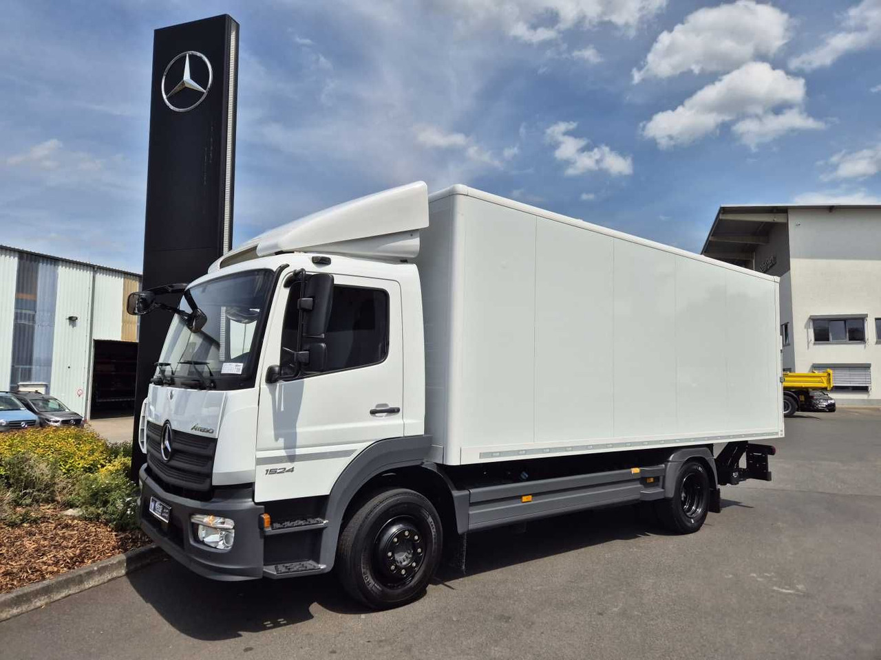 Mercedes-Benz Atego 1524 L LBW 1.500kg Standheizung Klima - Camión caja cerrada: foto 4 Mercedes-Benz Atego 1524 L LBW 1.500kg Standheizung Klima - Camión caja cerrada: foto 4