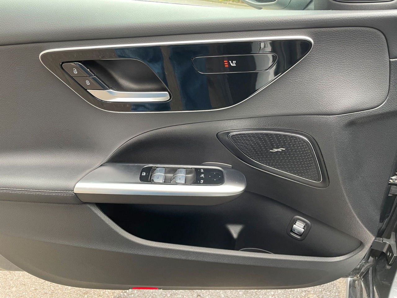 Leasing de Mercedes-Benz C 180 AVANTGARDE R-Kamera+AHK+TOTW+Ambiente Mercedes-Benz C 180 AVANTGARDE R-Kamera+AHK+TOTW+Ambiente: foto 11 Leasing de Mercedes-Benz C 180 AVANTGARDE R-Kamera+AHK+TOTW+Ambiente Mercedes-Benz C 180 AVANTGARDE R-Kamera+AHK+TOTW+Ambiente: foto 11