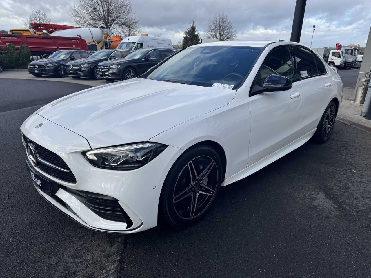 Mercedes-Benz C 200 AMG Night+R-Kamera+TotW+DAB+ Ambiente+MBU - Coche: foto 2 Mercedes-Benz C 200 AMG Night+R-Kamera+TotW+DAB+ Ambiente+MBU - Coche: foto 2