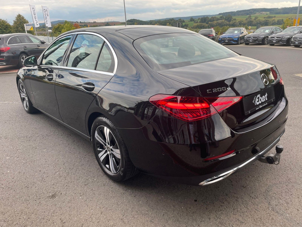 Mercedes-Benz C 200d AVANTGARDE LED+AHK+RKamera+MBUX+ - Sedan: foto 3 Mercedes-Benz C 200d AVANTGARDE LED+AHK+RKamera+MBUX+ - Sedan: foto 3
