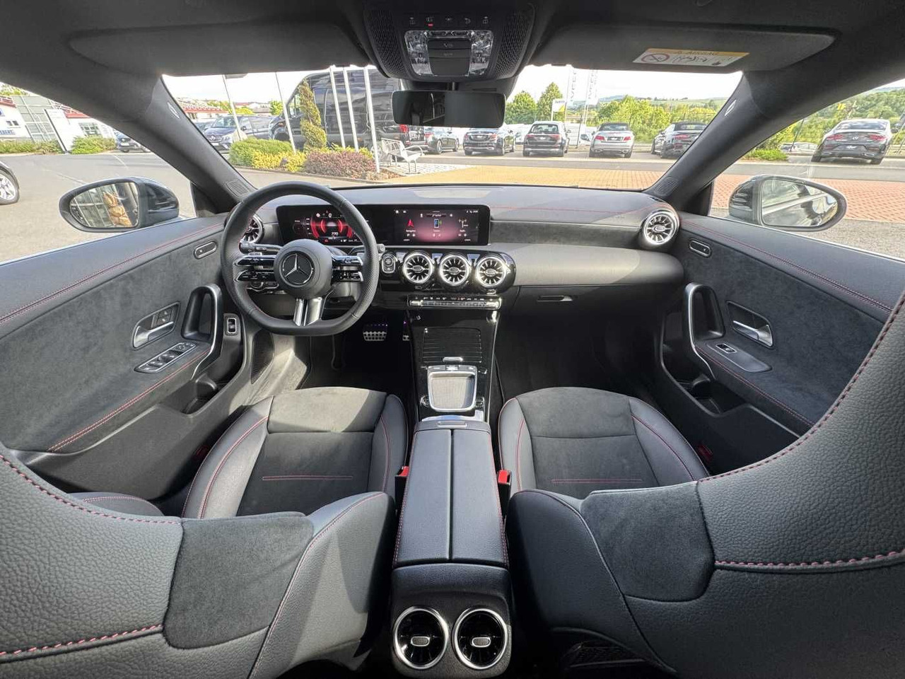 Coche Mercedes-Benz CLA 180 Shooting Brake+AMG+Distr+AHK+RFK+: foto 13
