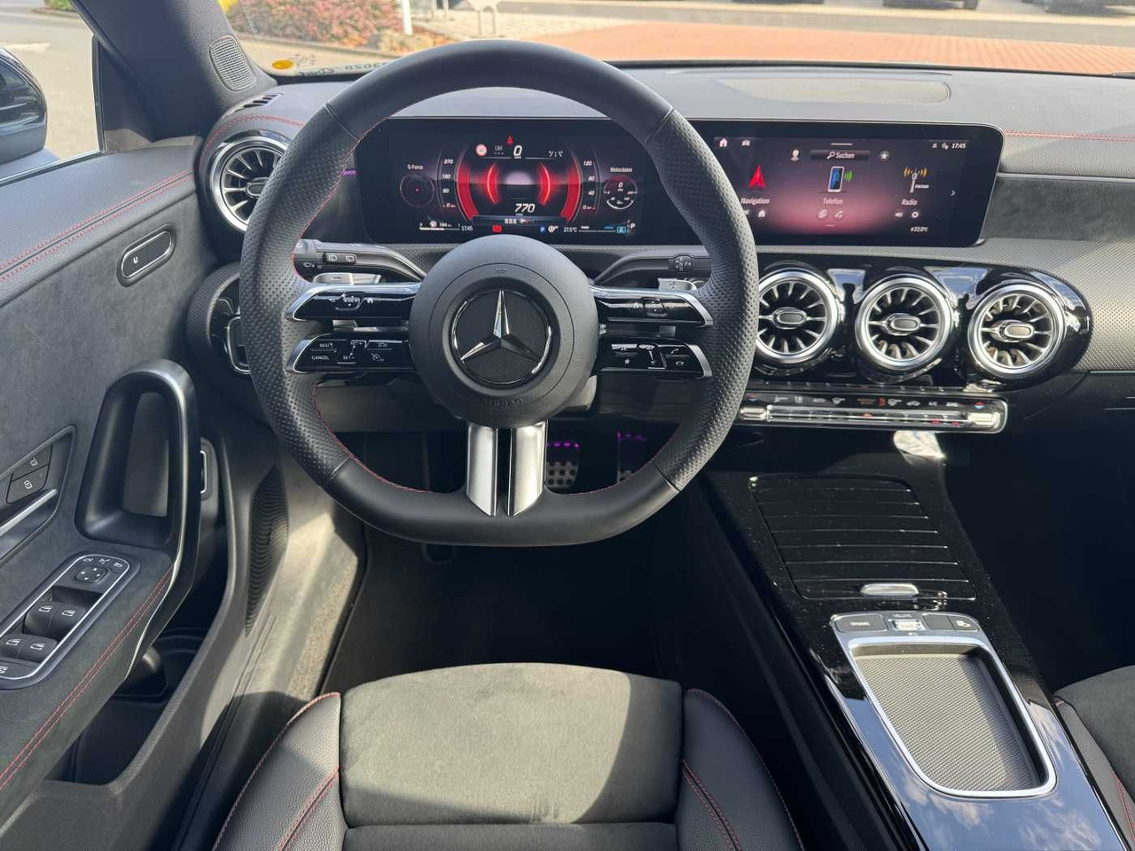 Coche Mercedes-Benz CLA 180 Shooting Brake+AMG+Distr+AHK+RFK+: foto 12