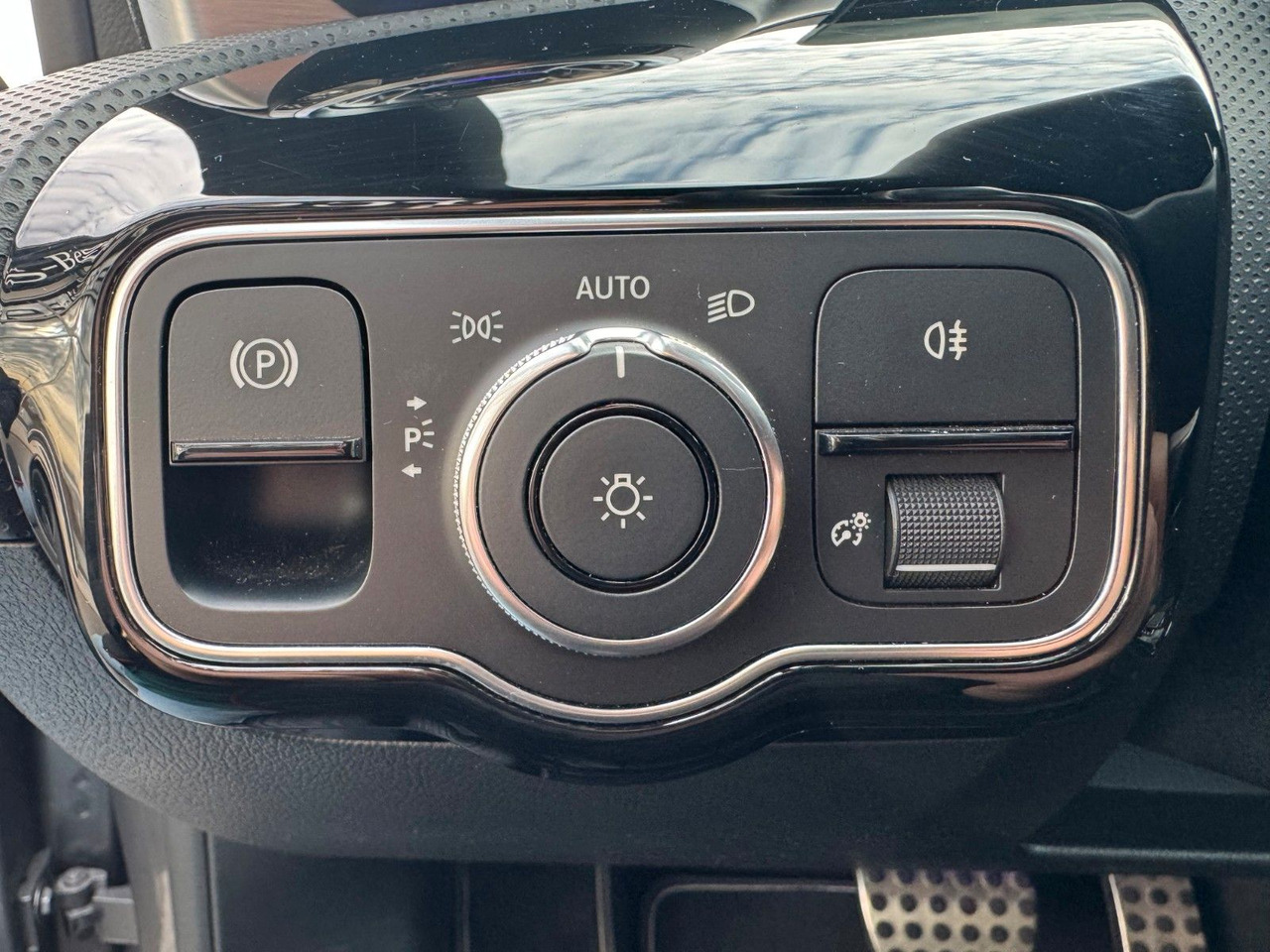 Leasing de  Mercedes-Benz CLA 200d SB Edition+AMG+AHK+MultiBeam+Ambiente Mercedes-Benz CLA 200d SB Edition+AMG+AHK+MultiBeam+Ambiente: foto 13