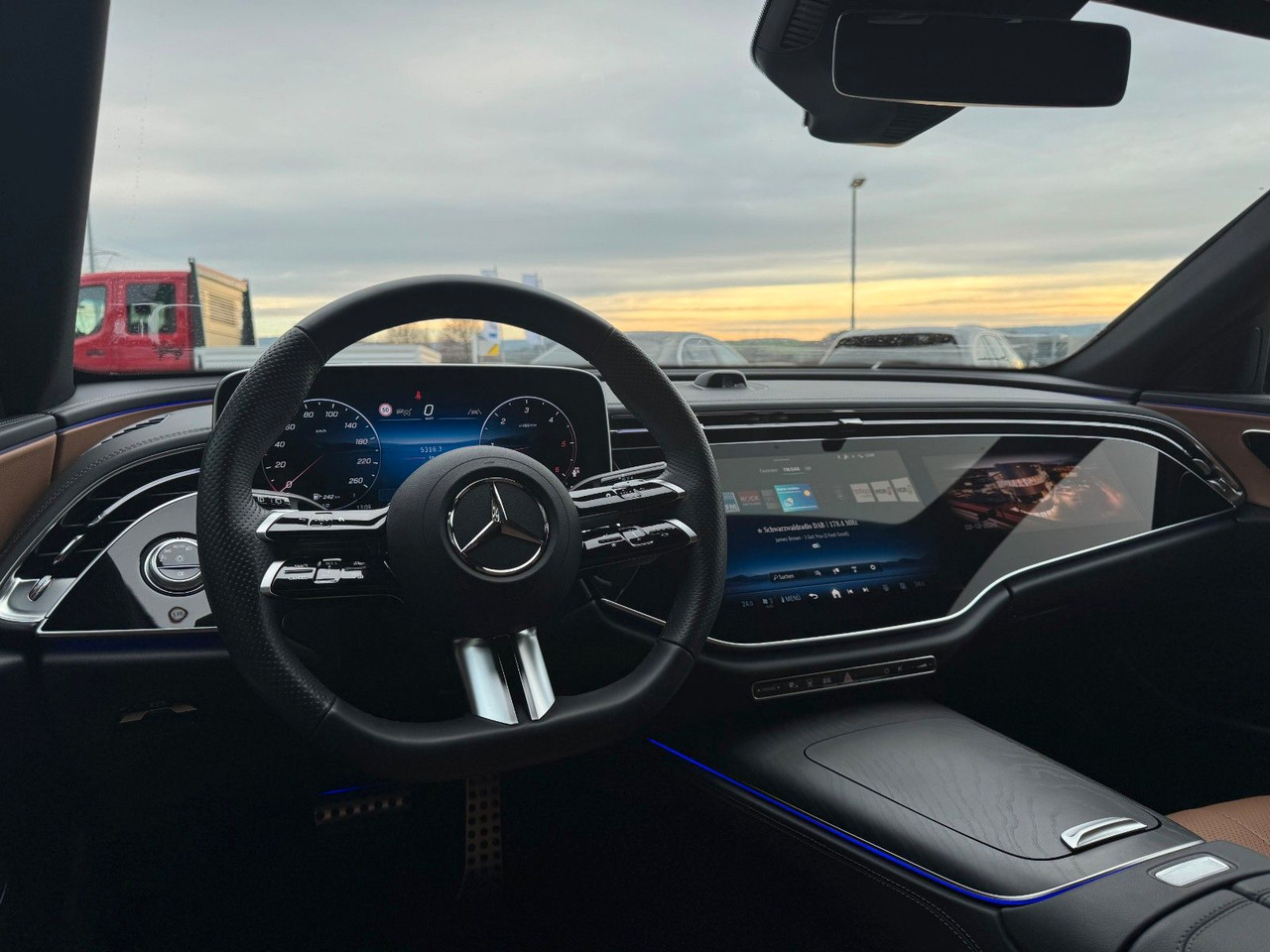 Mercedes-Benz E 220d T AMG+Hyperscreen+Leder+AHK+DistrPro+STH - Coche familiar: foto 4 Mercedes-Benz E 220d T AMG+Hyperscreen+Leder+AHK+DistrPro+STH - Coche familiar: foto 4