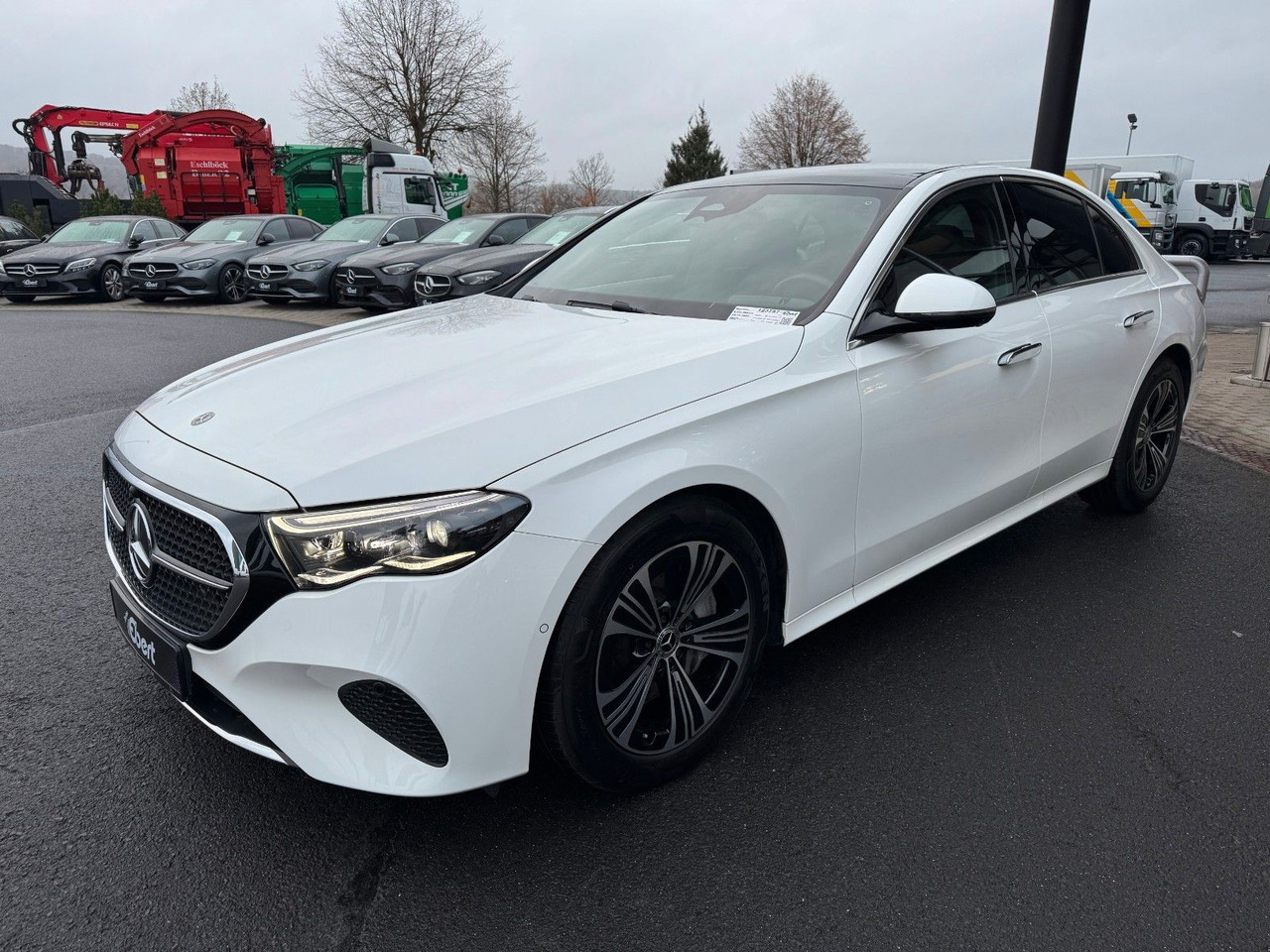 Mercedes-Benz E 450 4M Avantgarde+Pano+DistrPro+Digital+360 - Sedan: foto 3 Mercedes-Benz E 450 4M Avantgarde+Pano+DistrPro+Digital+360 - Sedan: foto 3