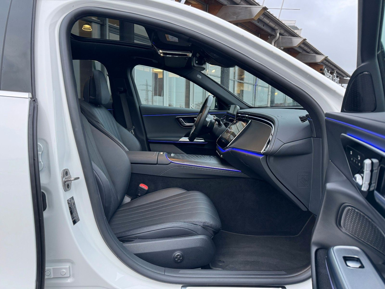 Sedan Mercedes-Benz E 450 4M Avantgarde+Pano+DistrPro+Digital+360: foto 7