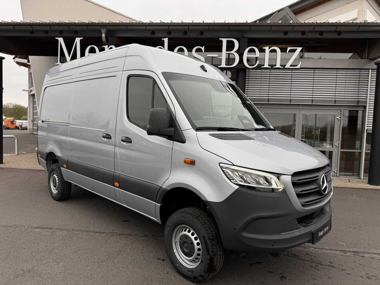 Mercedes-Benz Sprinter 319 CDI 4x4 3665 Klima Standheiz AHK - Furgón: foto 1 Mercedes-Benz Sprinter 319 CDI 4x4 3665 Klima Standheiz AHK - Furgón: foto 1