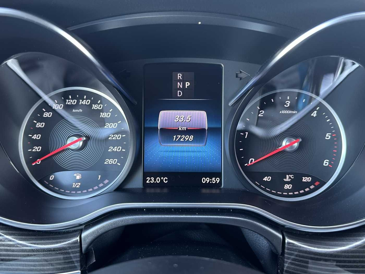 Leasing de  Mercedes-Benz V 300 d AVA ED 6Sitze Burmester 360Kamera el Tür Mercedes-Benz V 300 d AVA ED 6Sitze Burmester 360Kamera el Tür: foto 12