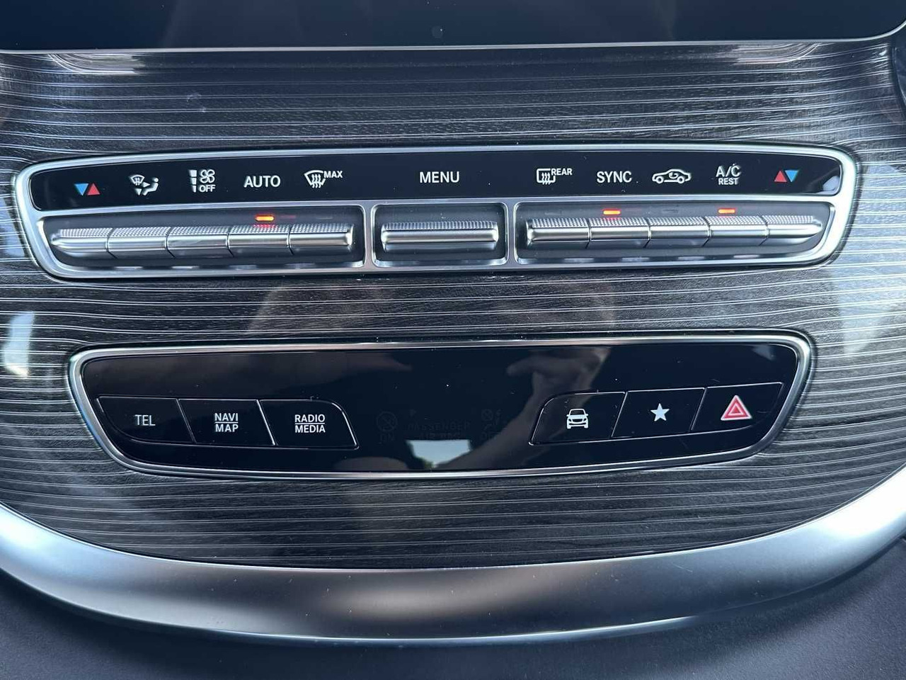 Leasing de  Mercedes-Benz V 300 d AVA ED 6Sitze Burmester 360Kamera el Tür Mercedes-Benz V 300 d AVA ED 6Sitze Burmester 360Kamera el Tür: foto 15