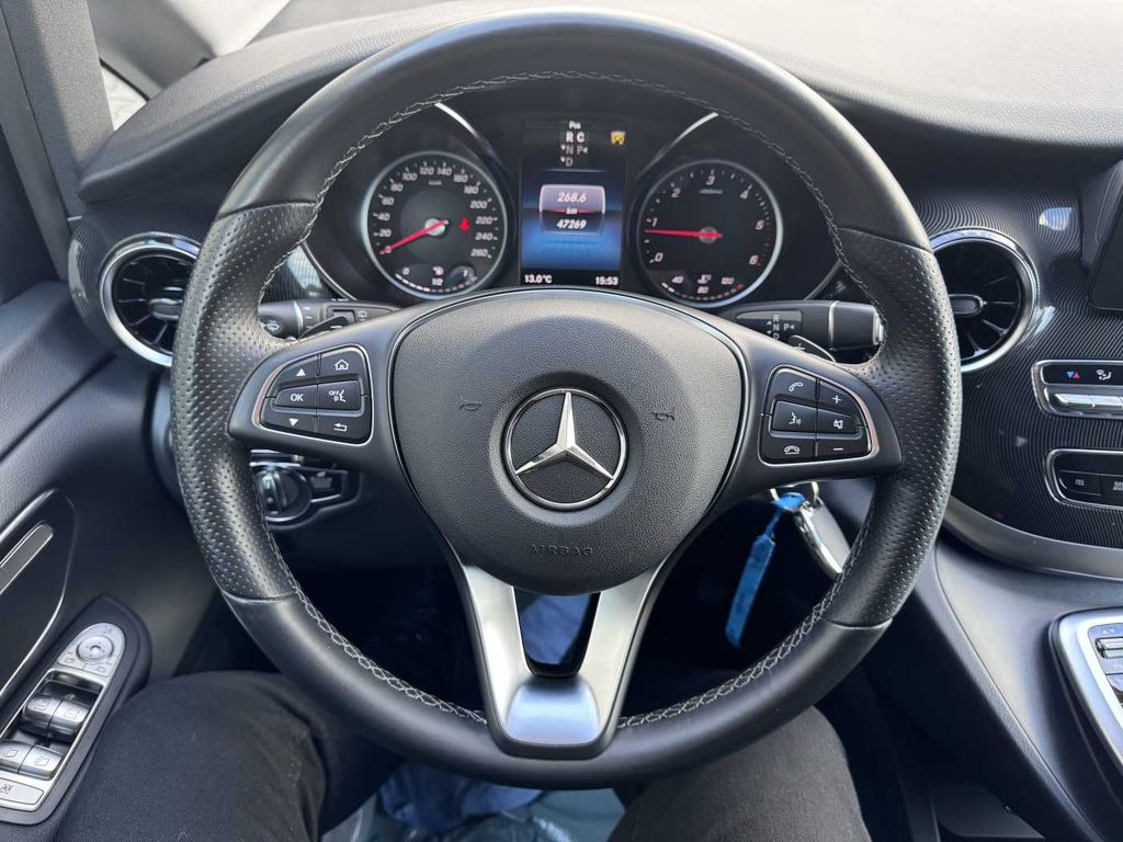 Leasing de Mercedes-Benz V 300 d EDITION 7Sitze MBUX LED Kamera Mercedes-Benz V 300 d EDITION 7Sitze MBUX LED Kamera: foto 11 Leasing de Mercedes-Benz V 300 d EDITION 7Sitze MBUX LED Kamera Mercedes-Benz V 300 d EDITION 7Sitze MBUX LED Kamera: foto 11